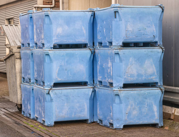 plastic storage bins 